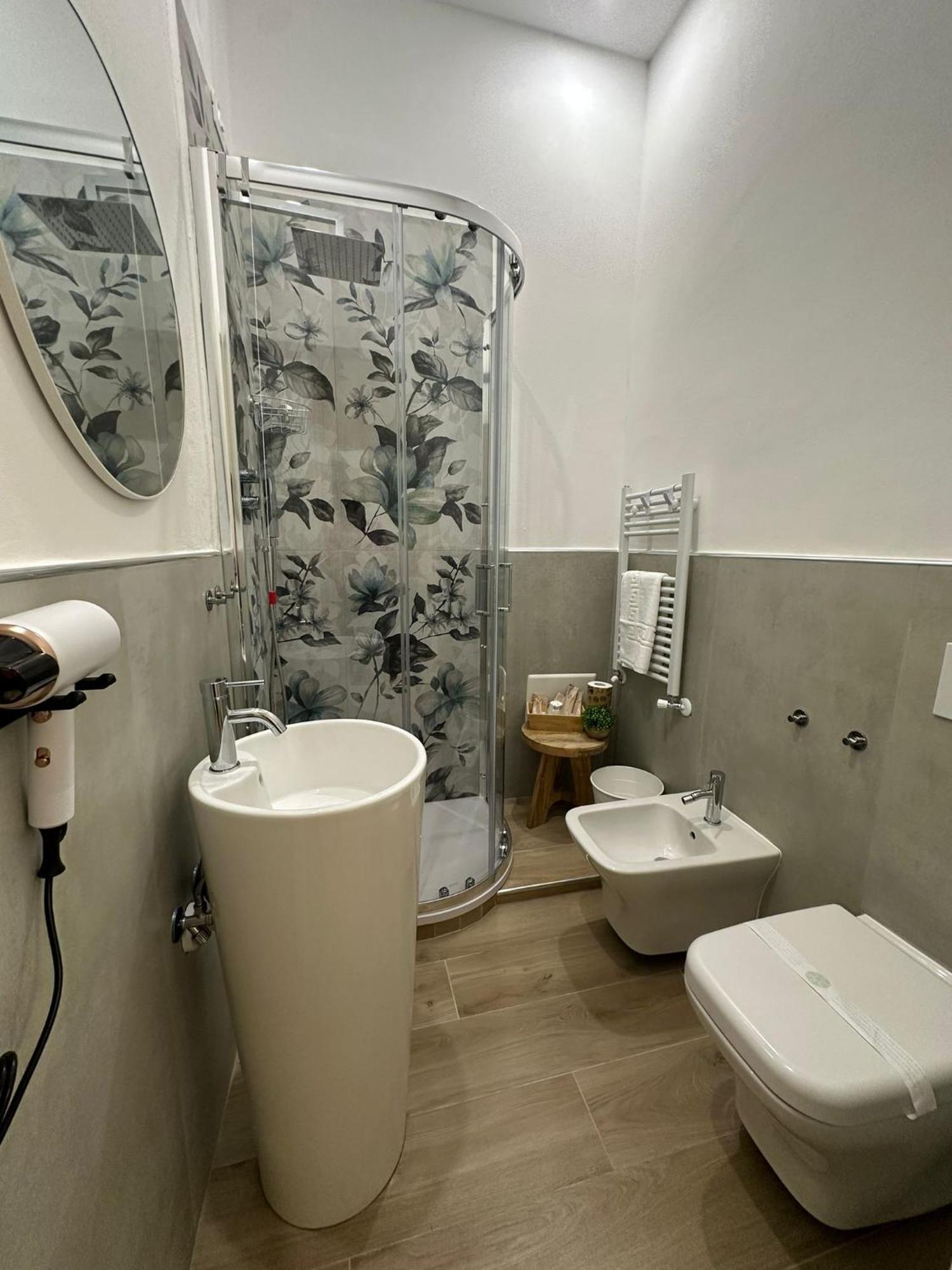 Center Rooms La Spezia Ngoại thất bức ảnh